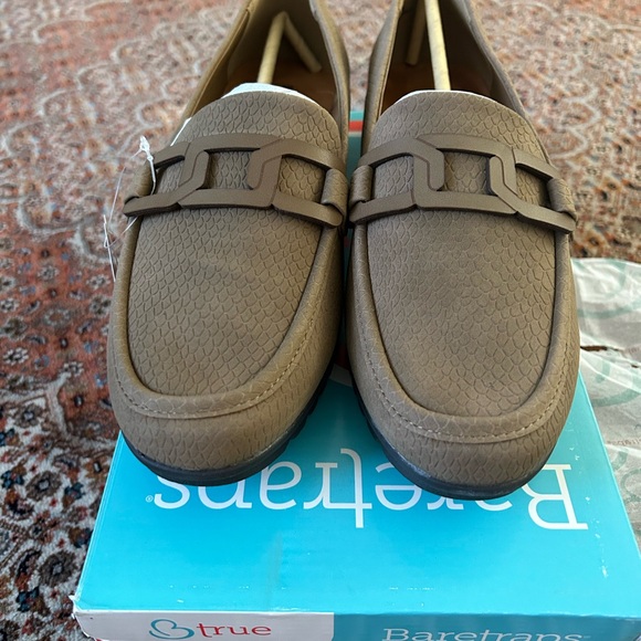 Baretraps Addison Slip On Loafers Size 10 - Picture 2 of 4
